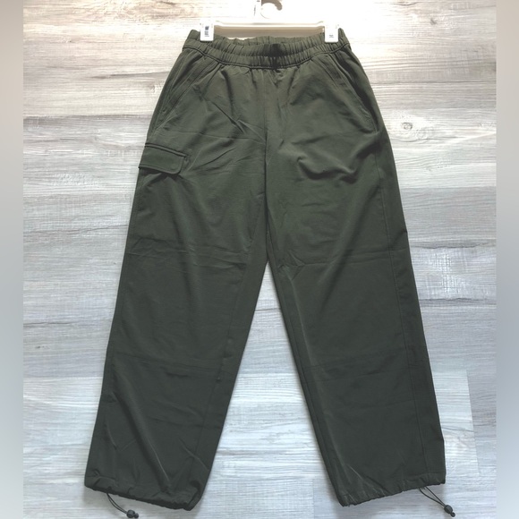 Athleta Dark Green Men's Cargo Pants - Picture 3 of 11